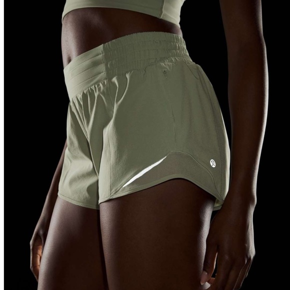Lululemon Hotty Hot High-Rise Lined Short 2.5" Fog Green - Picture 3 of 9